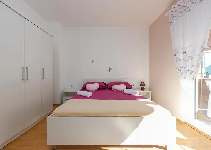 Kiara With Pool דירה זאדאר