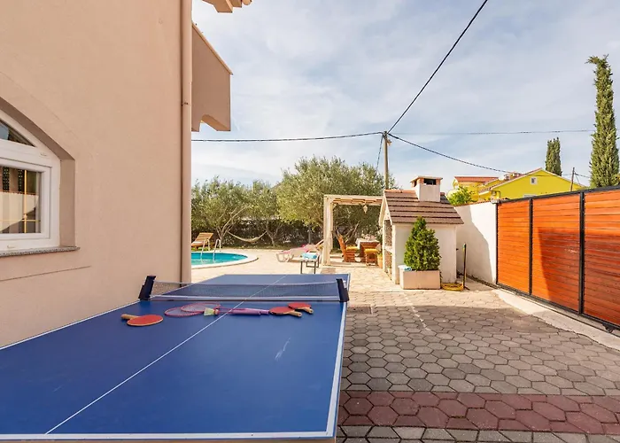 Kiara With Pool דירה *