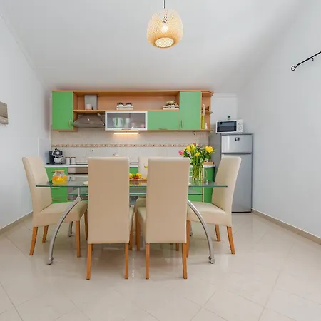 Kiara With Pool Appartement Zadar