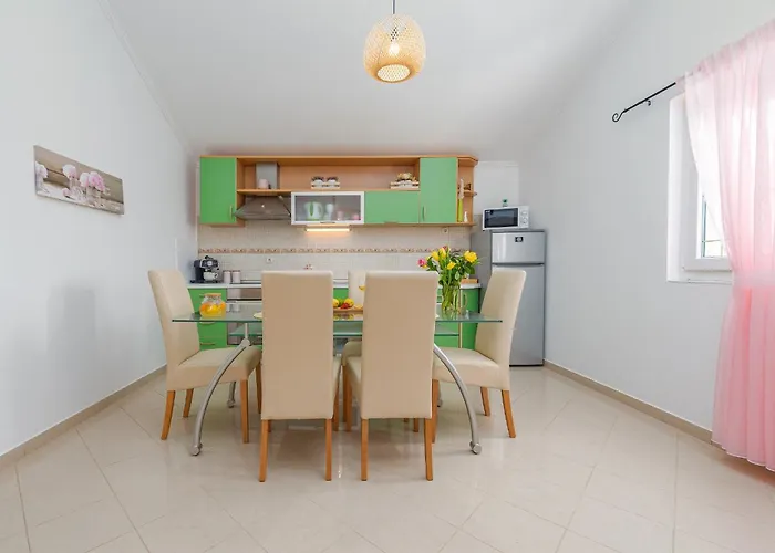 Kiara With Pool Apartman Zadar