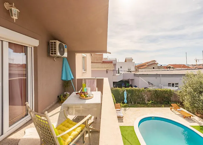 Kiara With Pool Apartman *