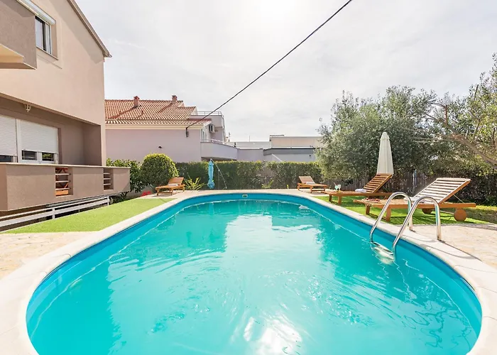 Kiara With Pool Apartman Zadar